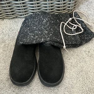 UGG BOOTS SIZE 5 BRAND NEW